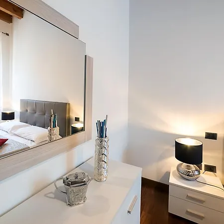 Apartment Black Stone