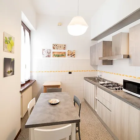 Apartment Black Stone Verona