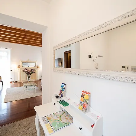 Apartment Black Stone